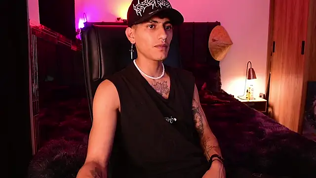 DemonKush-- online show from 07-04-26, 01:01