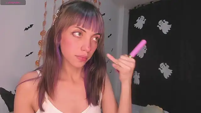 Snapshot of MiaGoth_ chatting on 10-23-25, 04:23 MiaGoth online show from 10-23-25, 04:23