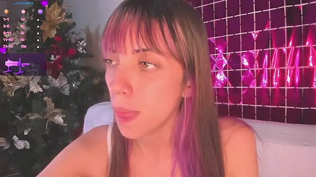 Snapshot of MiaGoth_ chatting on 12-18-25, 02:39 MiaGoth online show from 12-18-25, 02:39