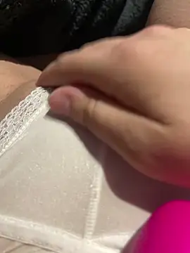 Snapshot of mystik_a chatting on 10-16-25, 03:29 mystik a online show from 10-16-25, 03:29