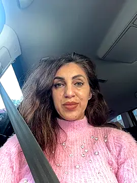 EmaSkyes online show from 10-17-25, 06:38