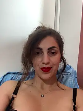 EmaSkyes online show from 11-19-25, 07:52