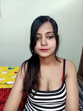 Snapshot of Miss-Riyasingh chatting on 10-28-25, 06:17 Miss-Riyasingh online show from 10-28-25, 06:17