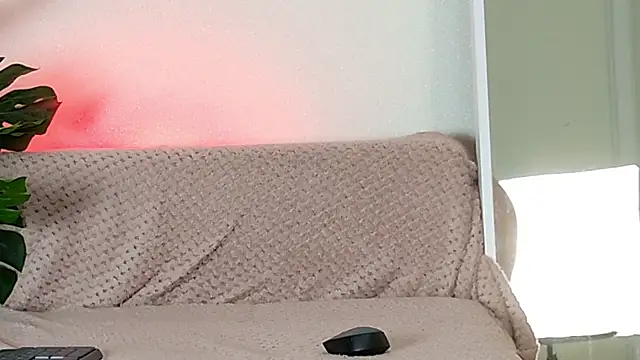 BelleSkye online show from 05-18-26, 04:07