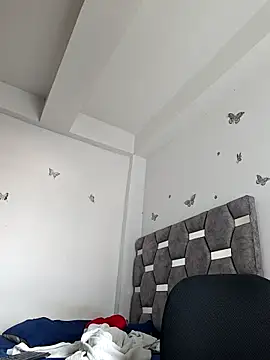 Snapshot of aurelialux chatting on 11-08-25, 07:45 aurelialux online show from 11-08-25, 07:45