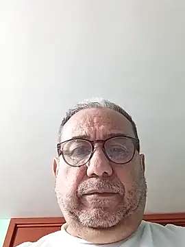 Snapshot of MATTHEW_MRANDA chatting on 05-06-26, 06:35 MATTHEW MRANDA online show from 05-06-26, 06:35