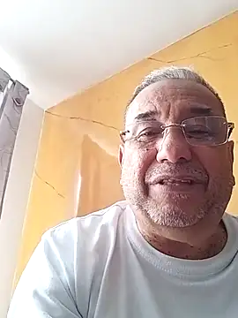 Snapshot of MATTHEW_MRANDA chatting on 05-29-26, 04:05 MATTHEW MRANDA online show from 05-29-26, 04:05