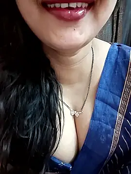 Snapshot of kaamuk_shweta chatting on 05-18-26, 05:35 kaamuk shweta online show from 05-18-26, 05:35