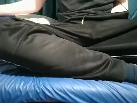 Snapshot of krissraw chatting on 11-21-25, 03:05 krissraw online show from 11-21-25, 03:05