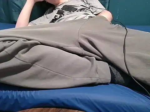 Snapshot of krissraw chatting on 11-28-25, 06:27 krissraw online show from 11-28-25, 06:27