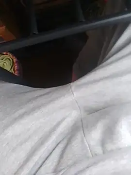 Snapshot of krissraw chatting on 12-18-25, 10:43 krissraw online show from 12-18-25, 10:43