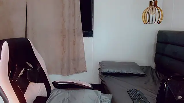 Oriana braom online show from 01-22-25, 01:42