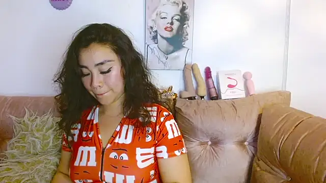 Snapshot of hinataleecs chatting on 01-05-25, 04:25 hinataleecs online show from 01-05-25, 04:25