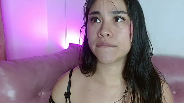 Snapshot of hinataleecs chatting on 12-14-25, 09:03 hinataleecs online show from 12-14-25, 09:03