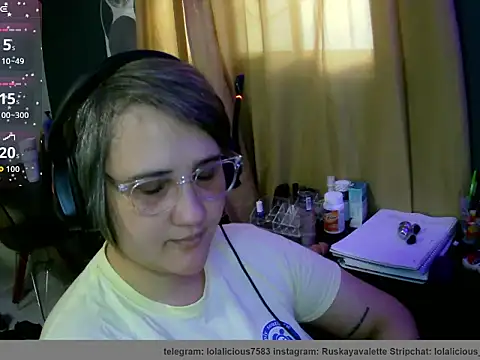 Snapshot of lolalicious_7583 chatting on 02-15-26, 01:52 lolalicious 7583 online show from 02-15-26, 01:52