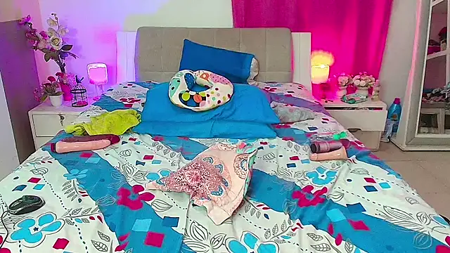 Kendralove31xxx online show from 06-18-26, 09:14
