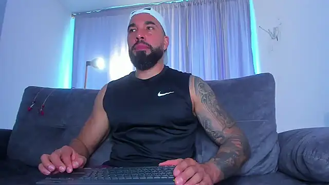 Snapshot of roman_muscle chatting on 02-19-26, 09:22 roman muscle online show from 02-19-26, 09:22