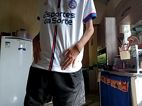 Snapshot of Joaozynx69 chatting on 02-05-25, 06:04 Joaozynx69 online show from 02-05-25, 06:04