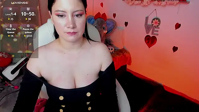 Snapshot of allison-sweet1 chatting on 05-09-26, 04:06 allison-sweet1 online show from 05-09-26, 04:06