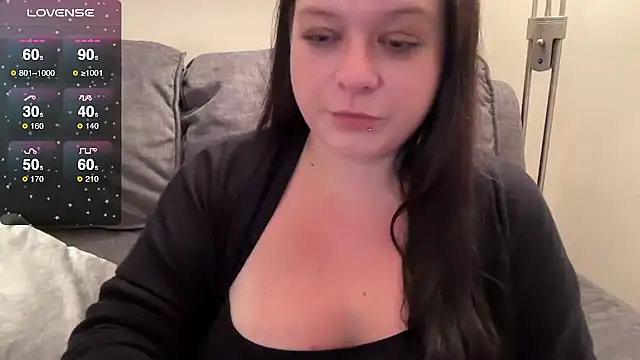 Snapshot of NaughtyWifeUK chatting on 05-22-26, 12:40 NaughtyWifeUK online show from 05-22-26, 12:40