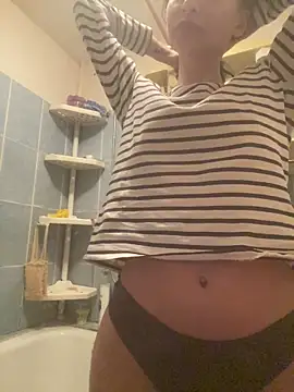 Snapshot of Starry_Siren chatting on 03-11-26, 08:26 Starry Siren online show from 03-11-26, 08:26