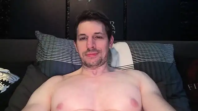 Snapshot of dreamwallker21 chatting on 03-08-26, 08:18 dreamwallker21 online show from 03-08-26, 08:18