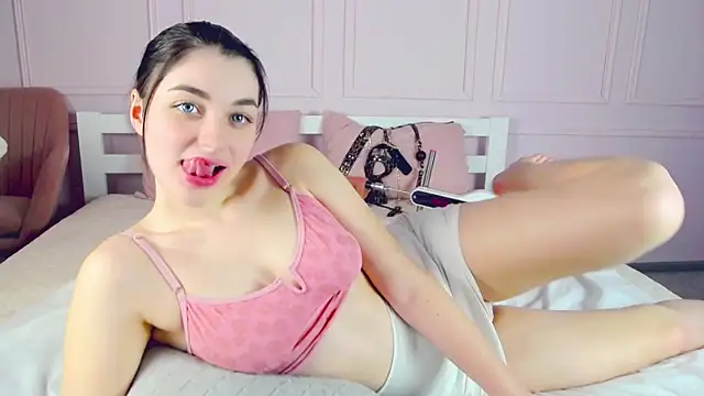 Snapshot of AngelinaWett chatting on 01-19-25, 04:14 AngelinaWett online show from 01-19-25, 04:14