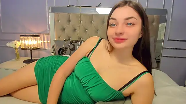 Snapshot of AngelinaWett chatting on 02-06-25, 06:40 AngelinaWett online show from 02-06-25, 06:40