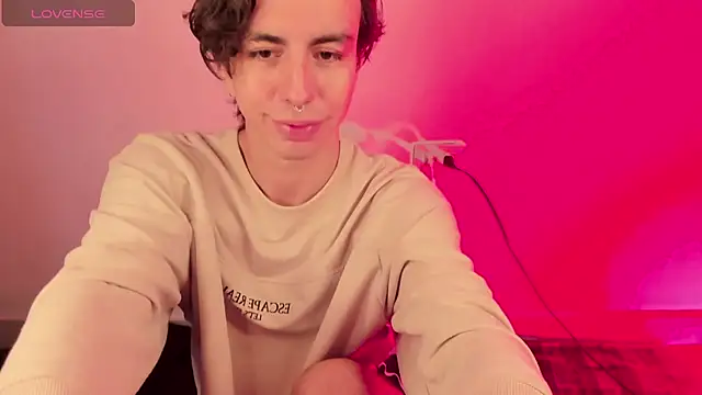 Snapshot of BrahmBelial_ chatting on 10-28-25, 01:03 BrahmBelial  online show from 10-28-25, 01:03