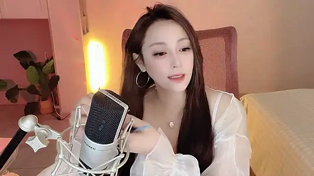 Daisy-77 online show from 10-05-25, 06:28