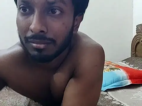 Snapshot of HunkyAriyan chatting on 12-17-25, 01:50 HunkyAriyan online show from 12-17-25, 01:50