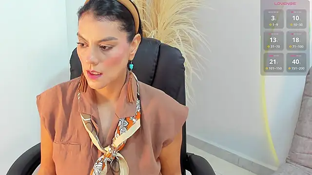 Ada Monroe10 online show from 10-21-25, 01:34