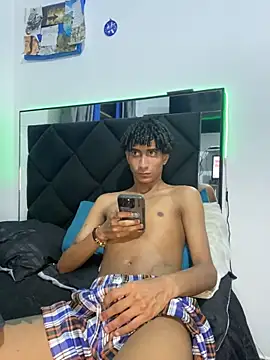 derreck models online show from 03-17-26, 03:44