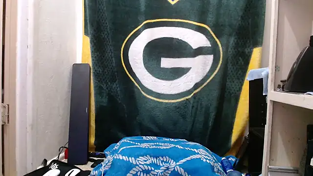 Snapshot of Apeezy14 chatting on 01-10-25, 08:40 Apeezy14 online show from 01-10-25, 08:40