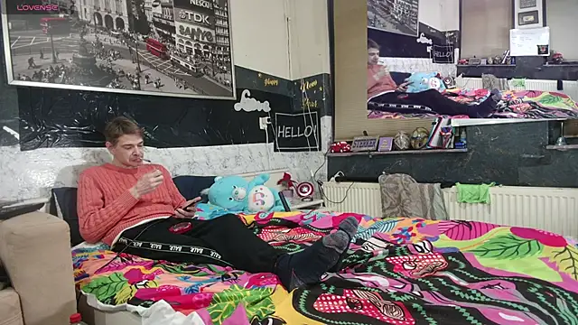 Snapshot of Doggyray44 chatting on 03-12-25, 05:13 Doggyray44 online show from 03-12-25, 05:13