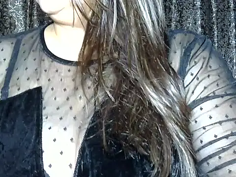 Snapshot of bhabhi_jaan11 chatting on 02-06-25, 03:31 bhabhi jaan11 online show from 02-06-25, 03:31