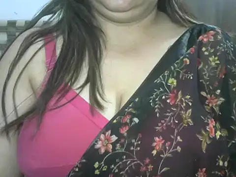 Snapshot of bhabhi_jaan11 chatting on 02-12-25, 12:22 bhabhi jaan11 online show from 02-12-25, 12:22