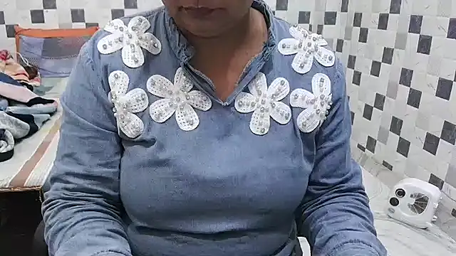 Snapshot of bhabhi_jaan11 chatting on 03-24-26, 04:12 bhabhi jaan11 online show from 03-24-26, 04:12