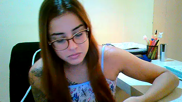 Snapshot of maliamiller chatting on 03-22-25, 07:31 maliamiller online show from 03-22-25, 07:31