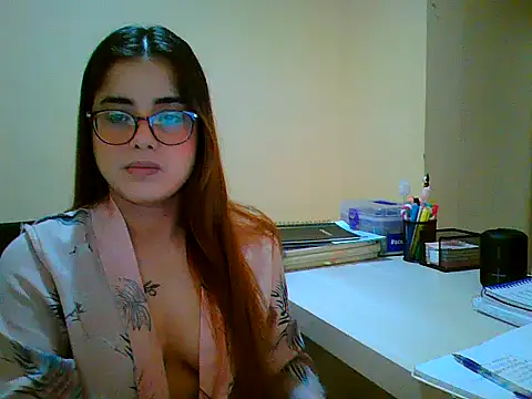 Snapshot of maliamiller chatting on 09-17-25, 04:14 maliamiller online show from 09-17-25, 04:14