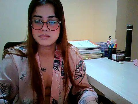 Snapshot of maliamiller chatting on 09-21-25, 03:24 maliamiller online show from 09-21-25, 03:24