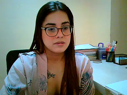 Snapshot of maliamiller chatting on 10-13-25, 11:54 maliamiller online show from 10-13-25, 11:54