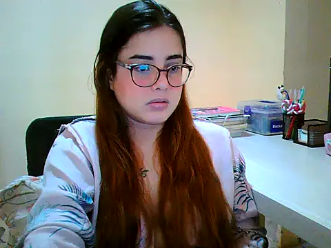 Snapshot of maliamiller chatting on 10-31-25, 11:50 maliamiller online show from 10-31-25, 11:50