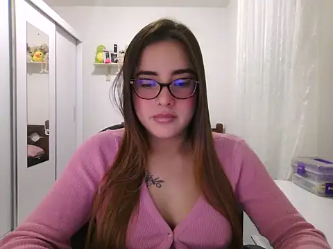 Snapshot of maliamiller chatting on 07-14-26, 02:05 maliamiller online show from 07-14-26, 02:05