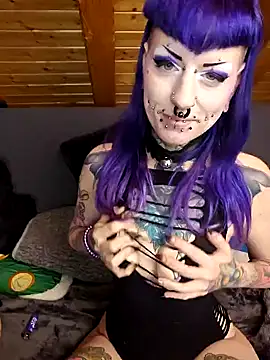 Snapshot of Purple_Coffin666 chatting on 02-20-25, 06:35 Purple Coffin666 online show from 02-20-25, 06:35