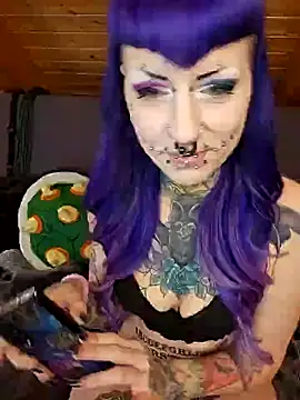 Snapshot of Purple_Coffin666 chatting on 02-23-25, 11:33 Purple Coffin666 online show from 02-23-25, 11:33