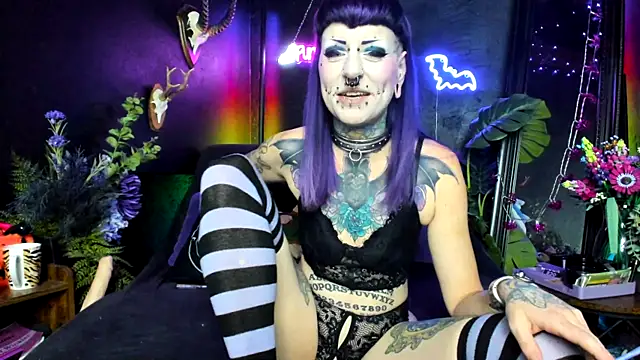 Snapshot of Purple_Coffin666 chatting on 09-10-25, 06:30 Purple Coffin666 online show from 09-10-25, 06:30