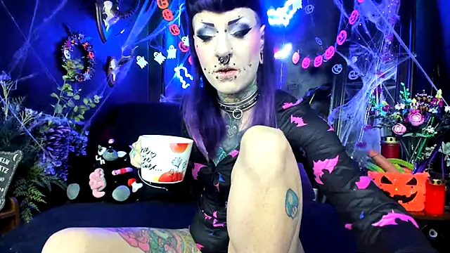 Snapshot of Purple_Coffin666 chatting on 10-11-25, 09:30 Purple Coffin666 online show from 10-11-25, 09:30