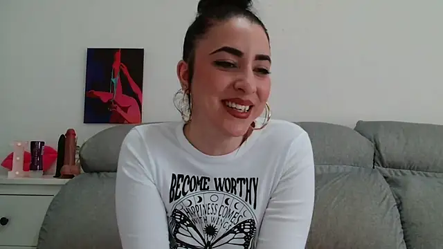 Snapshot of leilacam25 chatting on 01-15-26, 02:54 leilacam25 online show from 01-15-26, 02:54