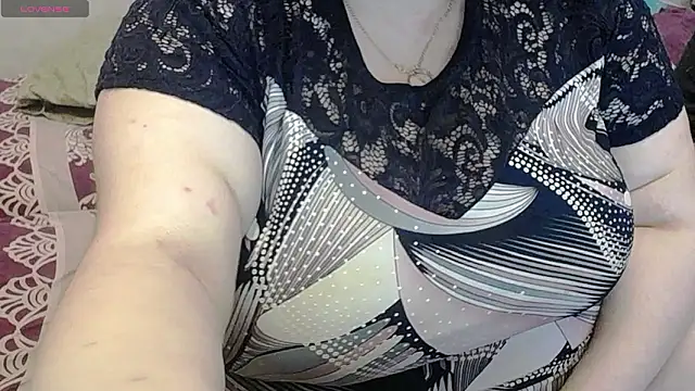 Snapshot of lisa_Black00 chatting on 03-08-26, 02:21 lisa Black00 online show from 03-08-26, 02:21